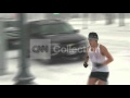 DC:WINTER WEATHER-MAN IN SHORTS JOGS IN SNOW (FUNNY!)