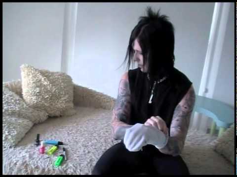 Murderdolls Present: Sock Puppets 101
