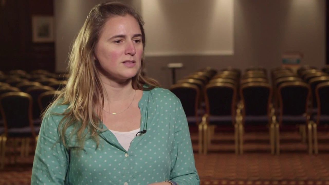 Defining the elements of the acute oncology nursing role