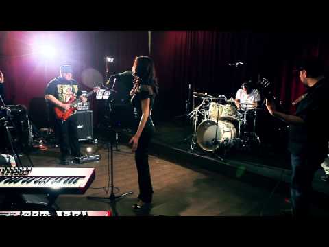 Karina Crystal - Under my skin ( live)