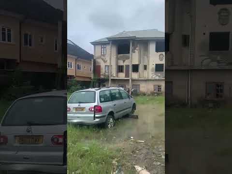 🏡 FOR SALE Land with Demolishable Building 📍 Location: Oke-Afa, Lagos