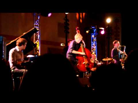 Kyle Eastwood - Paris (festival Jazz à St Germain) 18 Mai 2011 - Samba de Paris