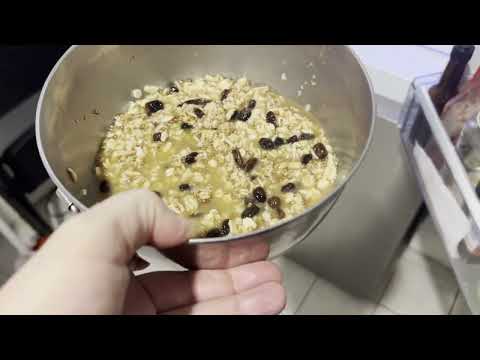 Power Breakfast: Oatmeal, Chia & Raisins