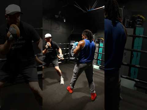 Side step combination. #boxing #mma #boxingtraining #fight #boxingnews #boxeo #kickboxing #fighter