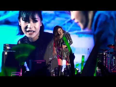 Sok Pisey, Laura Mam Srey Saart