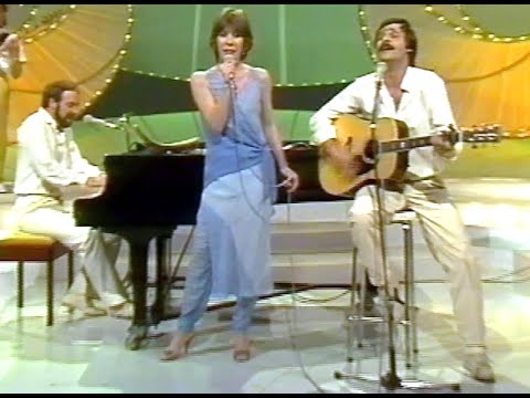 1981 Switzerland: Peter, Sue & Marc - Io senza te (4th place at Eurovision Song Contest) SUBTITLES