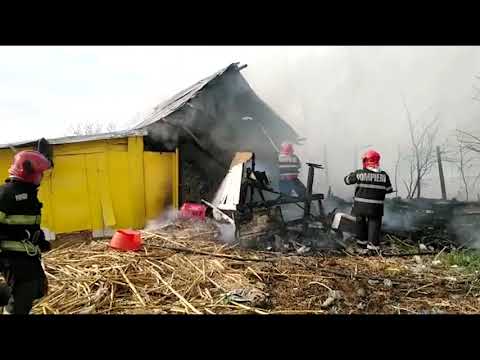 A dat foc la gunoaiele vegetale si i-a ars si casa!