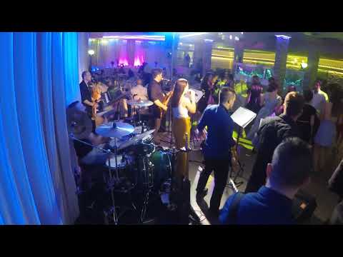 Grupa CENTRIFUGA - Daj obuci Levisice