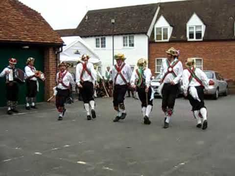 Kennet Morris Men dancing Black Joke Ilmington sticks