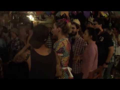 Quadrinha no sarau junino do Bar Atlas