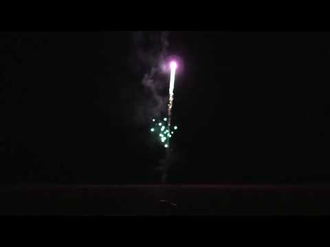 World Class Fireworks Critical Acclaim Comet - Purple Wave Tail w/Green Glitter