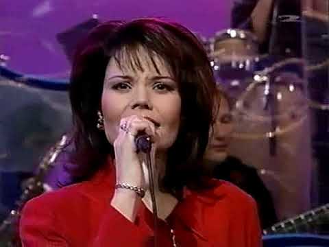 EIJA KANTOLA - Sata suudelmaa. Sov. Jari Puhakka (Tuttu Juttu Show, TV2 1998)