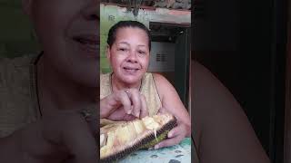 comendo jaca dura /+dando remédio de carrapato a princesa simparic