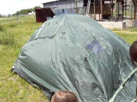 Dovolená u koní-stavění stanu:D a že nám to šlo:D