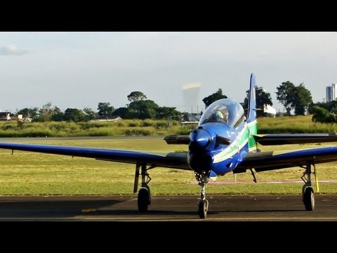Apresentação da Esquadrilha da Fumaça / Smoke Squadron Air Show - Expo Aero Brasil 2012