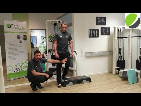 Einbeinige Kniebeuge an einer Stufe