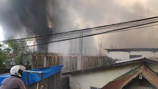 preview picture of video 'Kebakaran terjadi di pasar seketeng sumbawa'