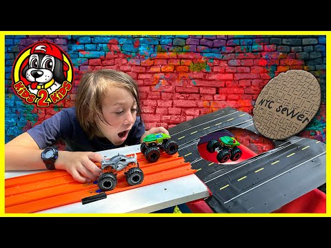 Hot Wheels Monster Trucks 🐢 Teenage Mutant Ninja Turtles SEWER LAIR WATER RACE 🐠 FISHTANK FALL