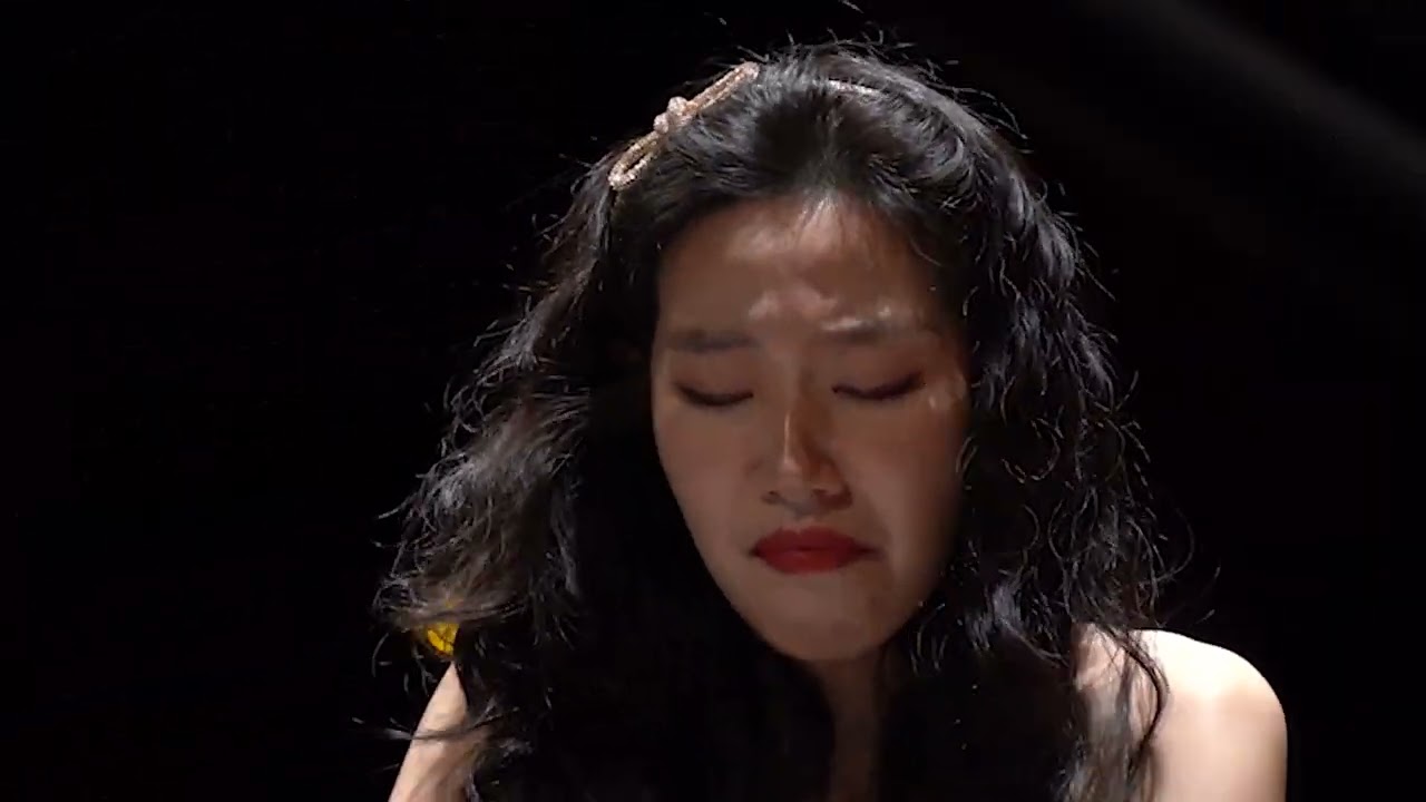 Ying Li, pianoforte