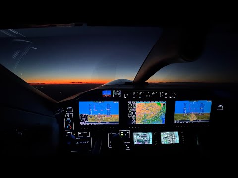Daher TBM 930 - RNAV Night Approach - KAKR