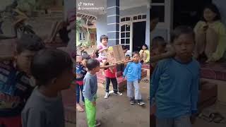 Download lagu bermain burok || tik tok mp3 Download lagu bermain burok || tik tok mp3