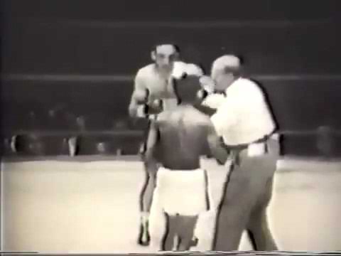 1953: Kid Gavilan vs Carmen Basilio (Round 2) (The Ring Magazine Round of the Year)