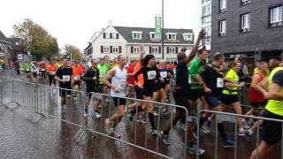 preview picture of video 'Start van de Halve Marathon 2013 in Etten-Leur'