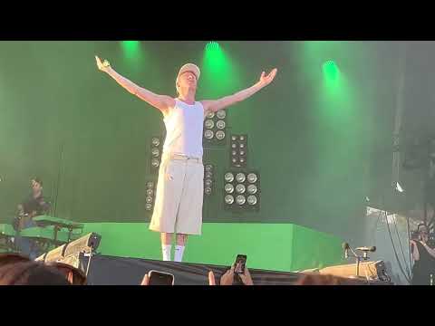 Eddy de pretto bateaux mouches Terres du sons