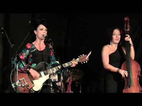 Tif Ginn - Little White Pill - Live at McCabe's