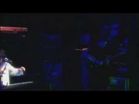 Videoclip de Living With the Big Lie — Marillion