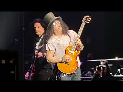 Slash with Myles Kennedy and the Conspirators rock out to “Rocket Man”