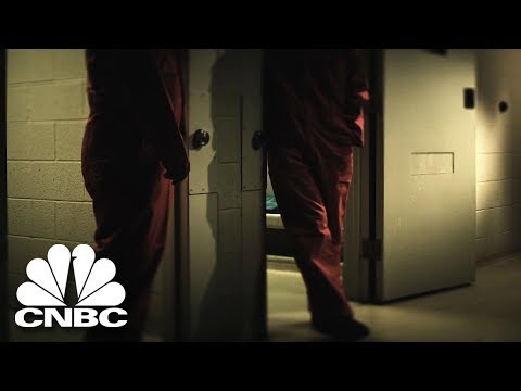 After He's Arrested, Mark Leonard Conspires To Kill A Key Witness | American Greed | CNBC Prime