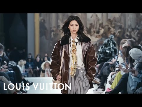 Women's Fall-Winter 2022 Fashion Show | LOUIS VUITTON