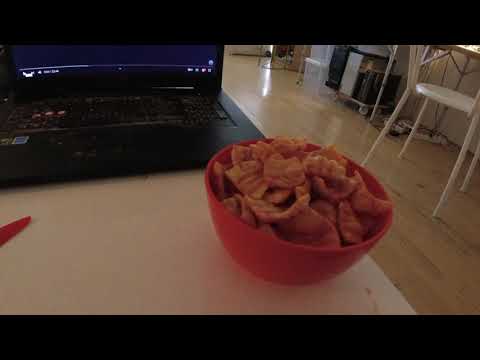 MongoTV_11937 - SPISER SKÅL BACON SNACK CHIPS LØRDAG AFTEN