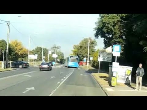 Vajon hány utas borult fel a buszon? - I wonder how many passengers fell over