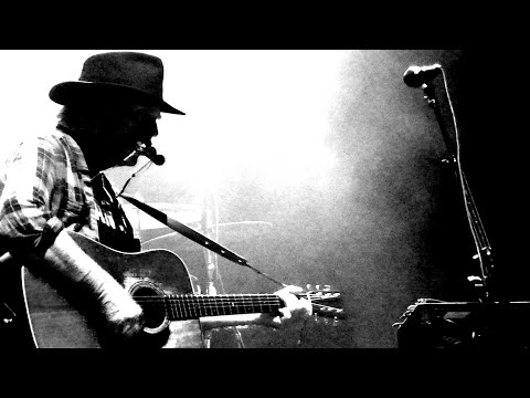 Neil Young & The Promise Of The Real - "Cowgirl In The Sand" Live @ The Forum 10.14.15