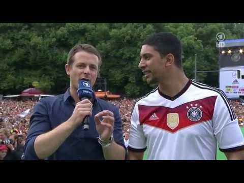 Andreas Bourani - Auf Uns (LIVE auf der Fanmeile 2014 in Berlin, 15.07.2014) - HD