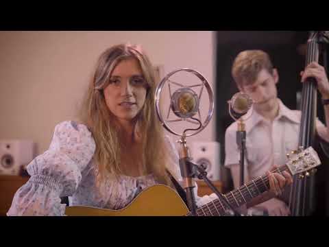 Sierra Ferrell - Silver Dollar (Live)