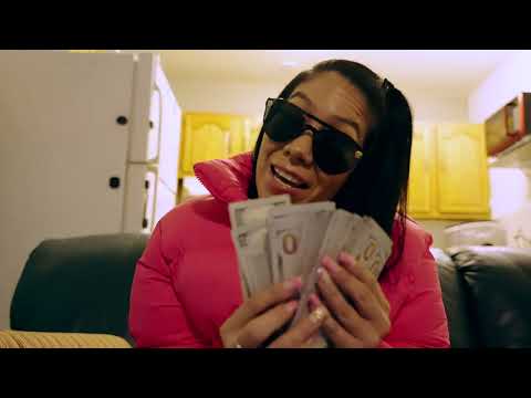 Dalia Zee The Trappqueen ("Im The Plug")©