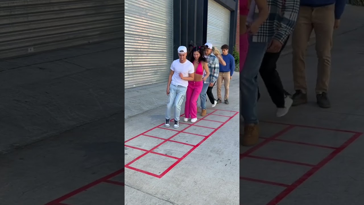 Watch EL QUE SE EQUIVOCA PIERDE 🤣 Now EL QUE SE EQUIVOCA PIERDE 🤣