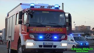 preview picture of video 'RAUCHENTWICKLUNG AUS LAGERHALLE ~ [Großeinsatz Feuerwehr Leverkusen] | Brandbekämpfung - [E]'