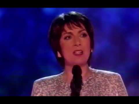 Jane McDonald sings The Beatles’ “Nowhere Man” on the BBC in 2000