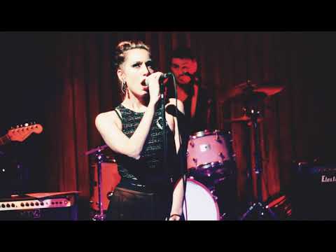 Untrue Unfaithful ♠ Les Foxys