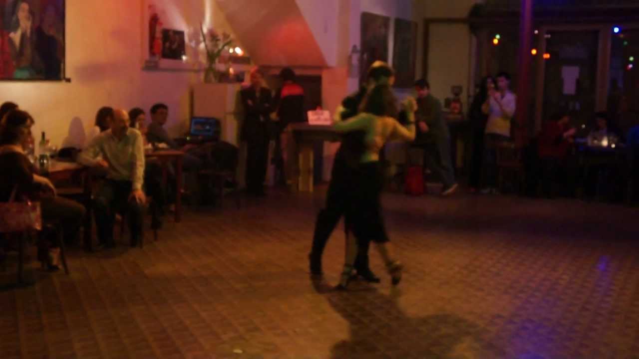 Vladimir Khorev y Sabrina Tonelli bailan Yuyo brujo (Juan D'Arienzo)