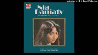 Download lagu Nia Daniaty - Malam Pertama (CD RIP) mp3