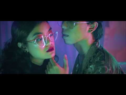Dhira Bongs - Jangan Tumbuh (Official Music Video)