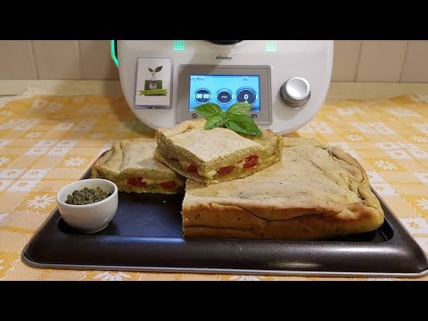 Focaccia al pesto ripiena di pomodorini e scamorza per bimby TM6 TM5 TM31