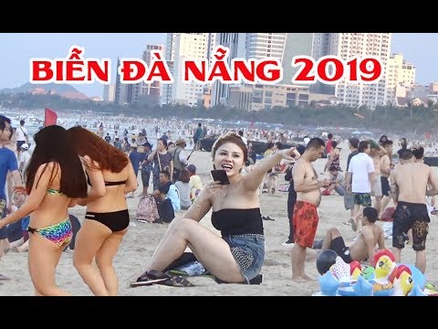 Biển Đà Nẵng Chật Kín Người Trong Những Ngày Nắng Nóng - My Khe Beach - Da Nang, Vietnam
