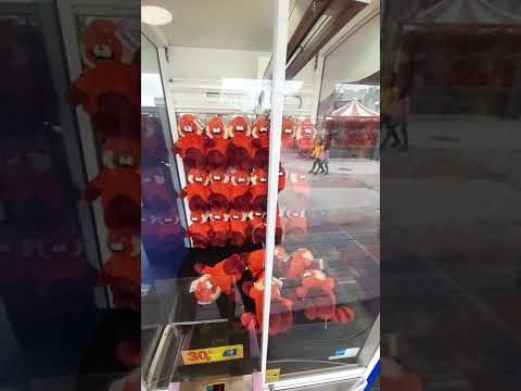 Trying The TURNING RED Claw Machine | 14/4/2022 | #TurningRed