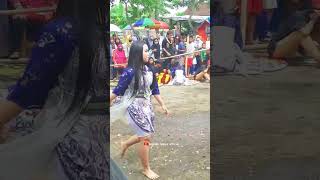 Download lagu MUBALL MUBALL JATHILAN PUTRI NDADI GANAS GANAS #shorts #jathilanputri #jaranan #jathilanndadi mp3